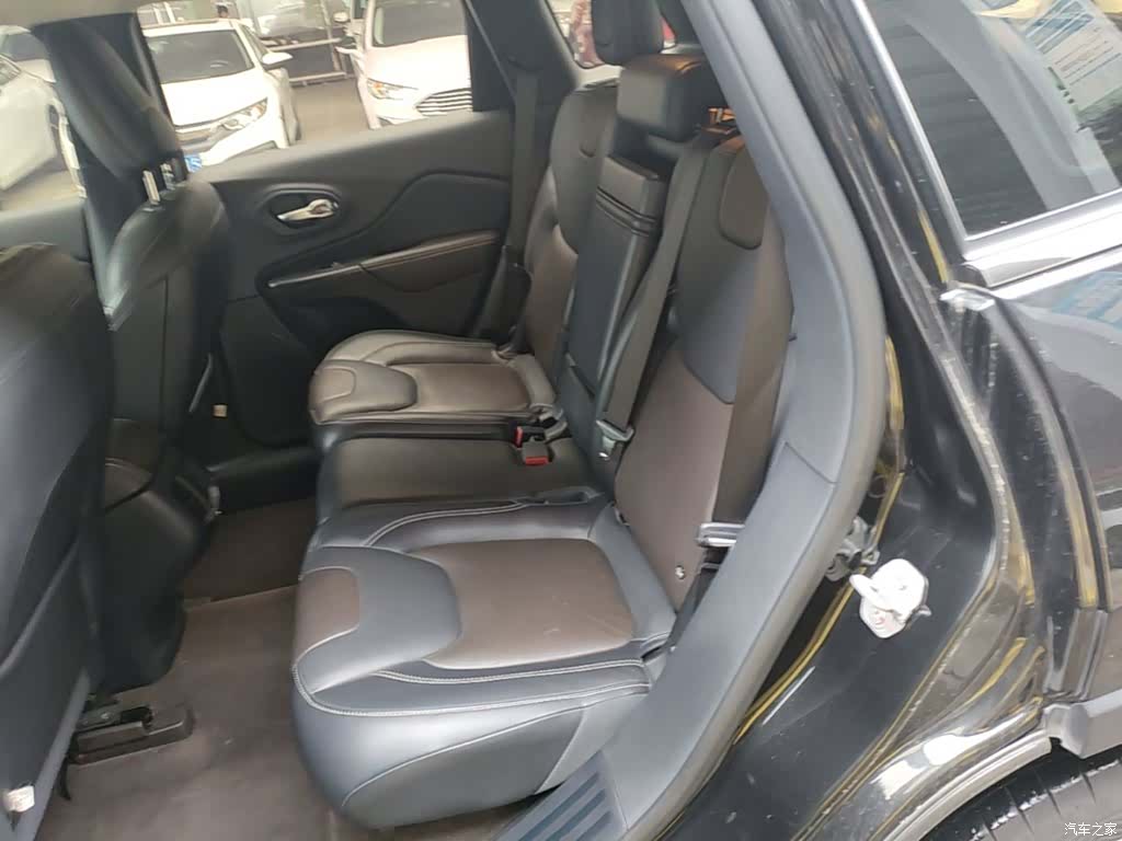 Jeep Cherokee, 2017 17