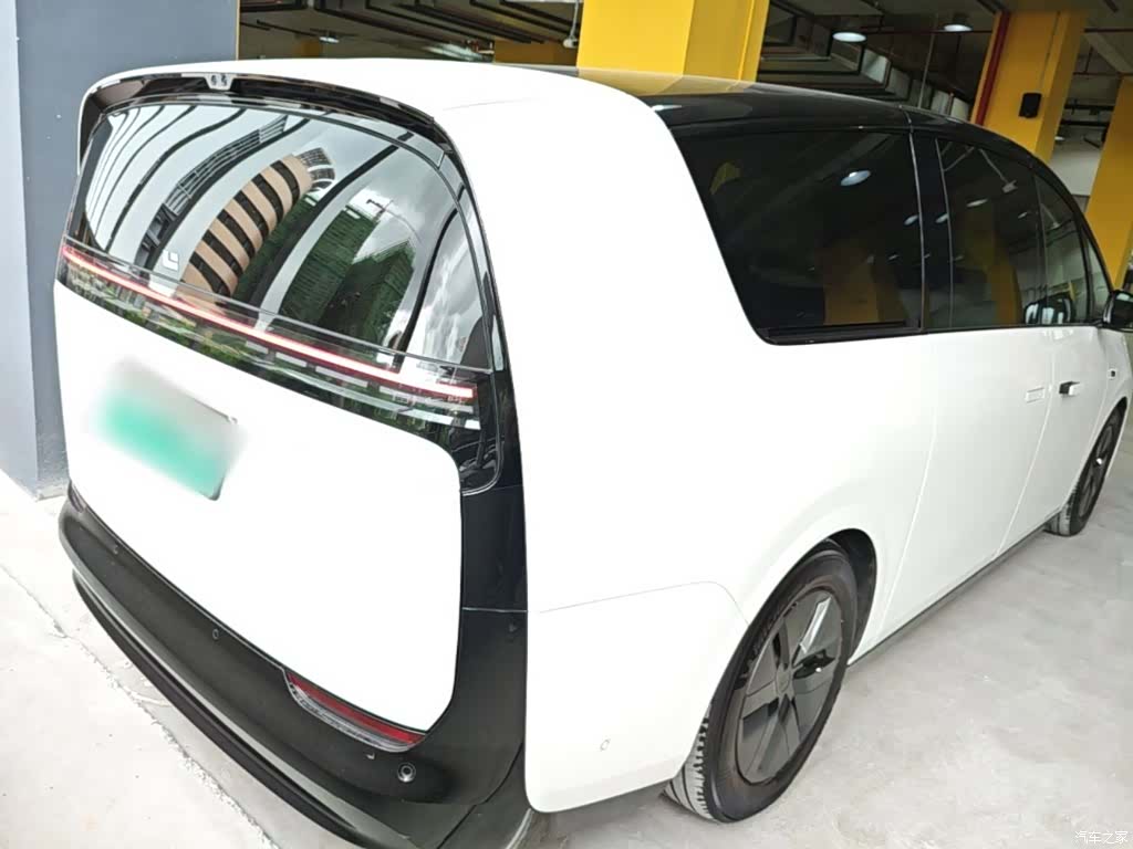 Li Auto MEGA, 2024 7