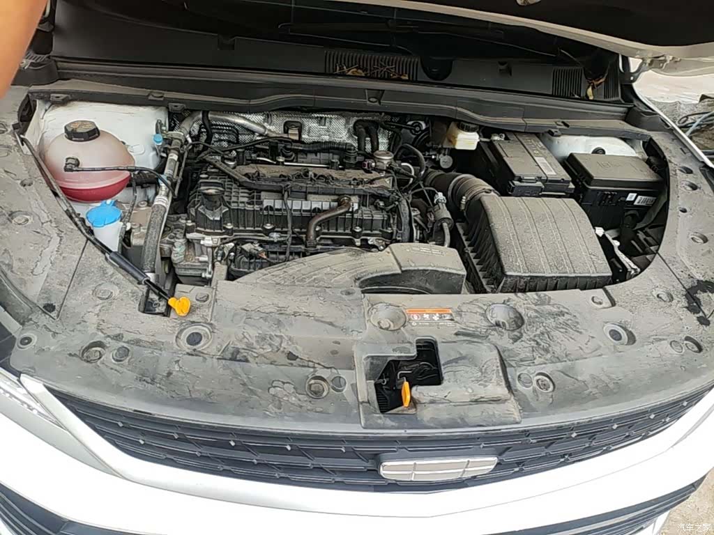 Geely Coolray, 2025 20