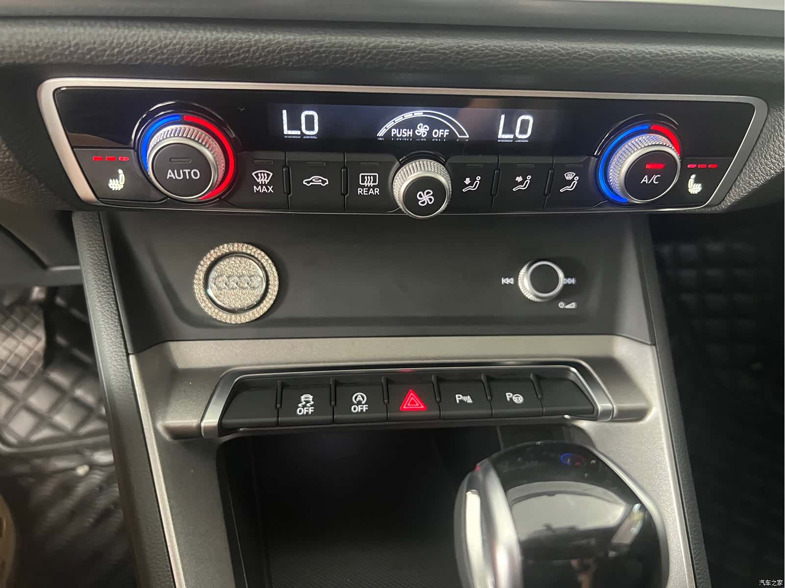 Audi Q3, 2023 13