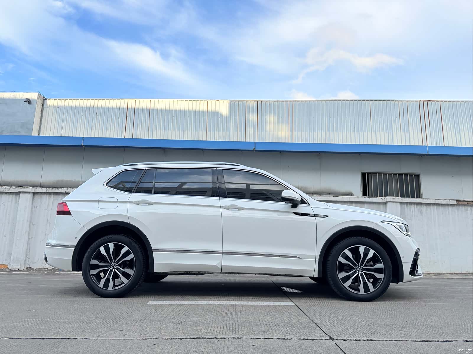 Volkswagen Tiguan L, 2022 10