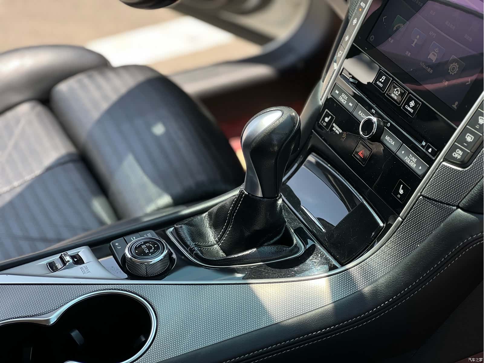 Infiniti Q50, 2014 7