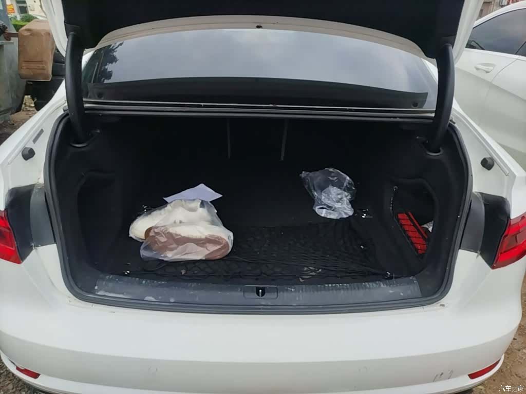 Audi A4L, 2018 19