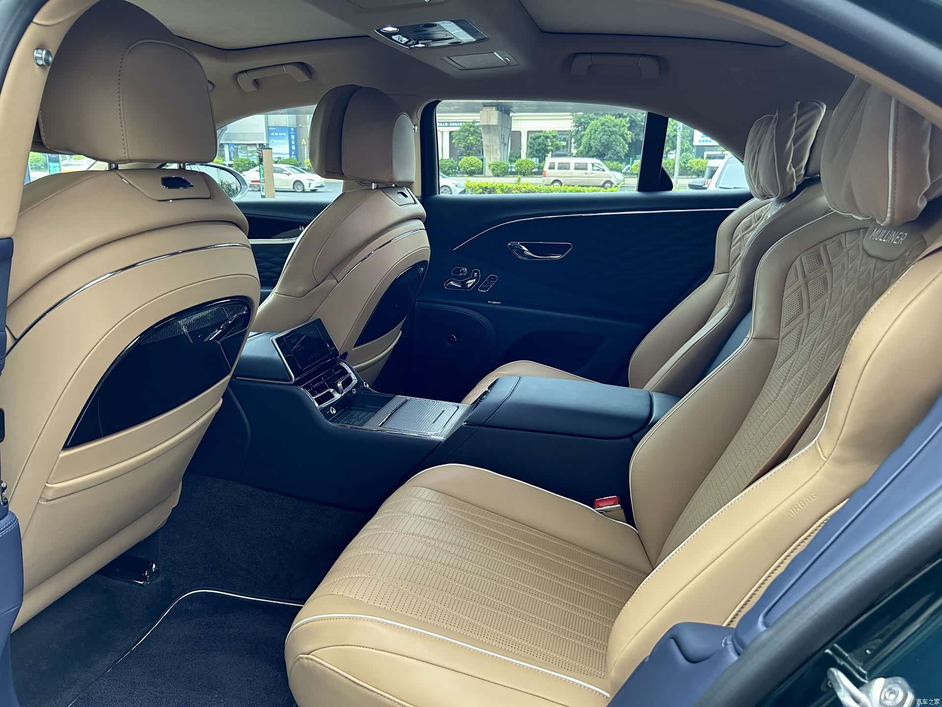 Bentley Flying Spur, 2023 7