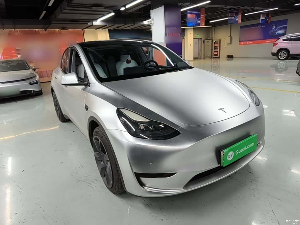 Tesla Model Y, 2023 4