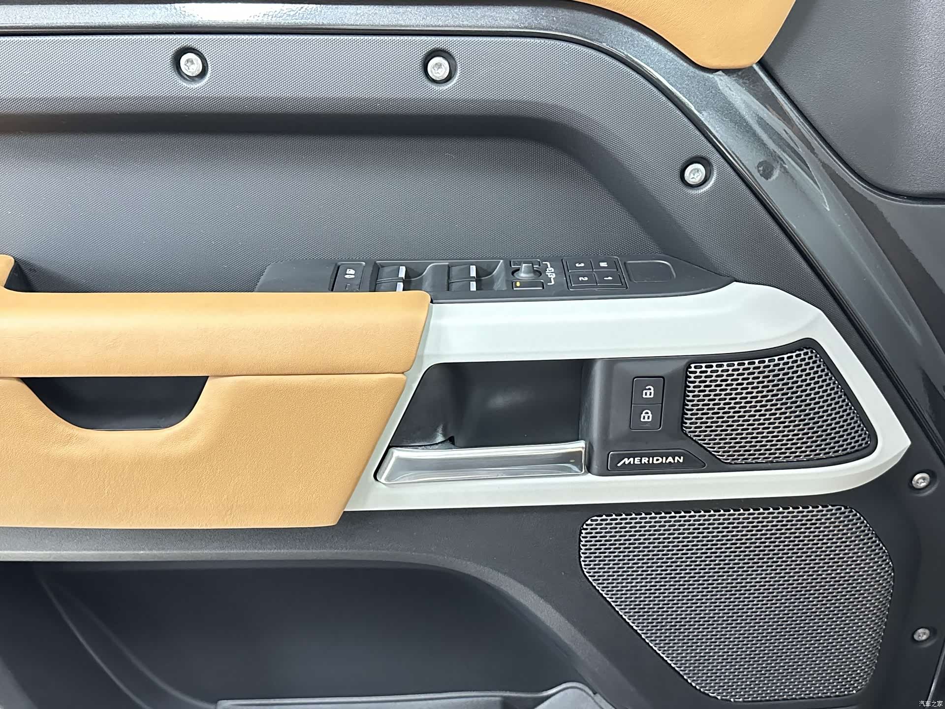Land Rover Defender, 2024 26