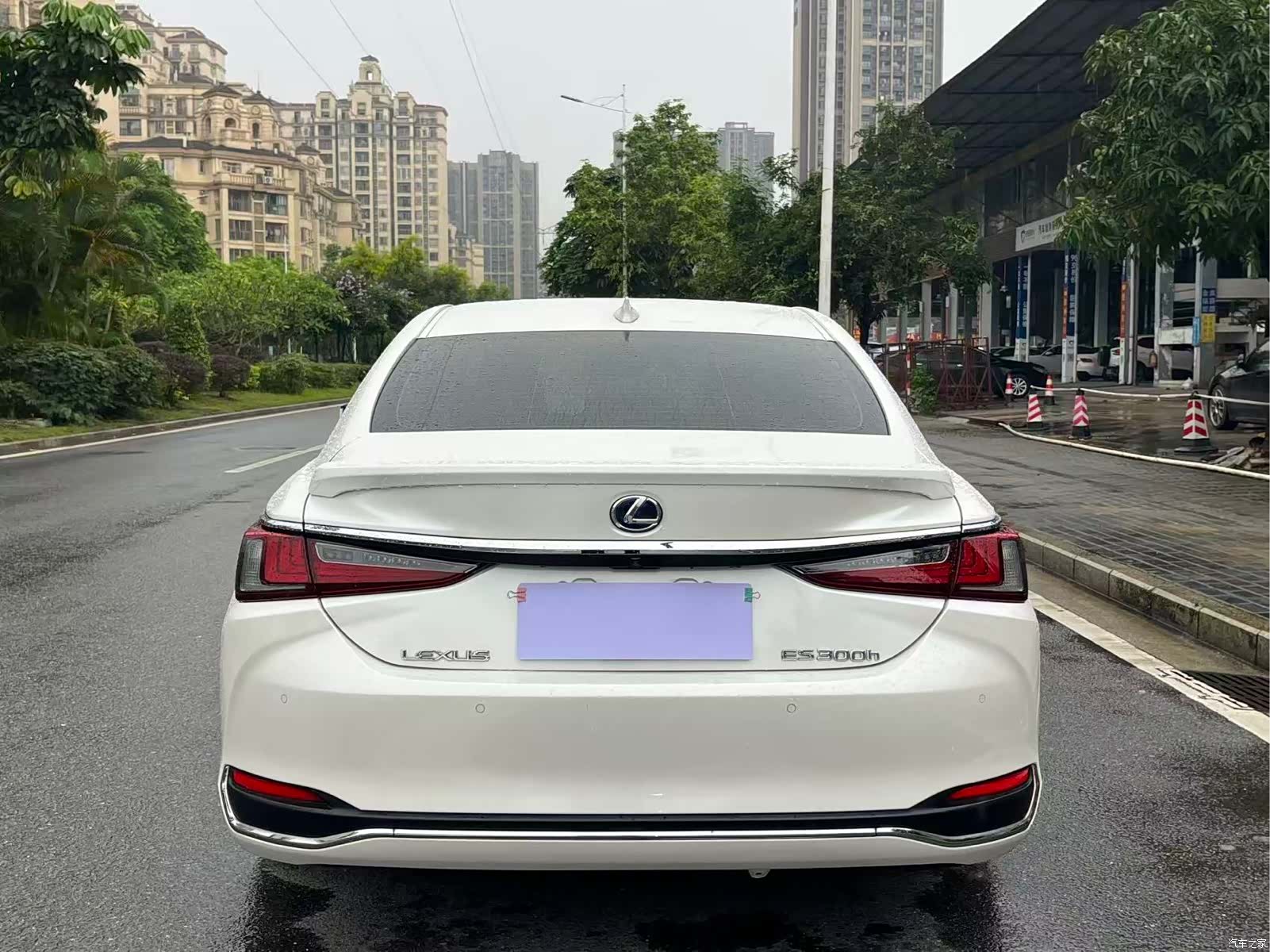Lexus ES, 2021 все фото