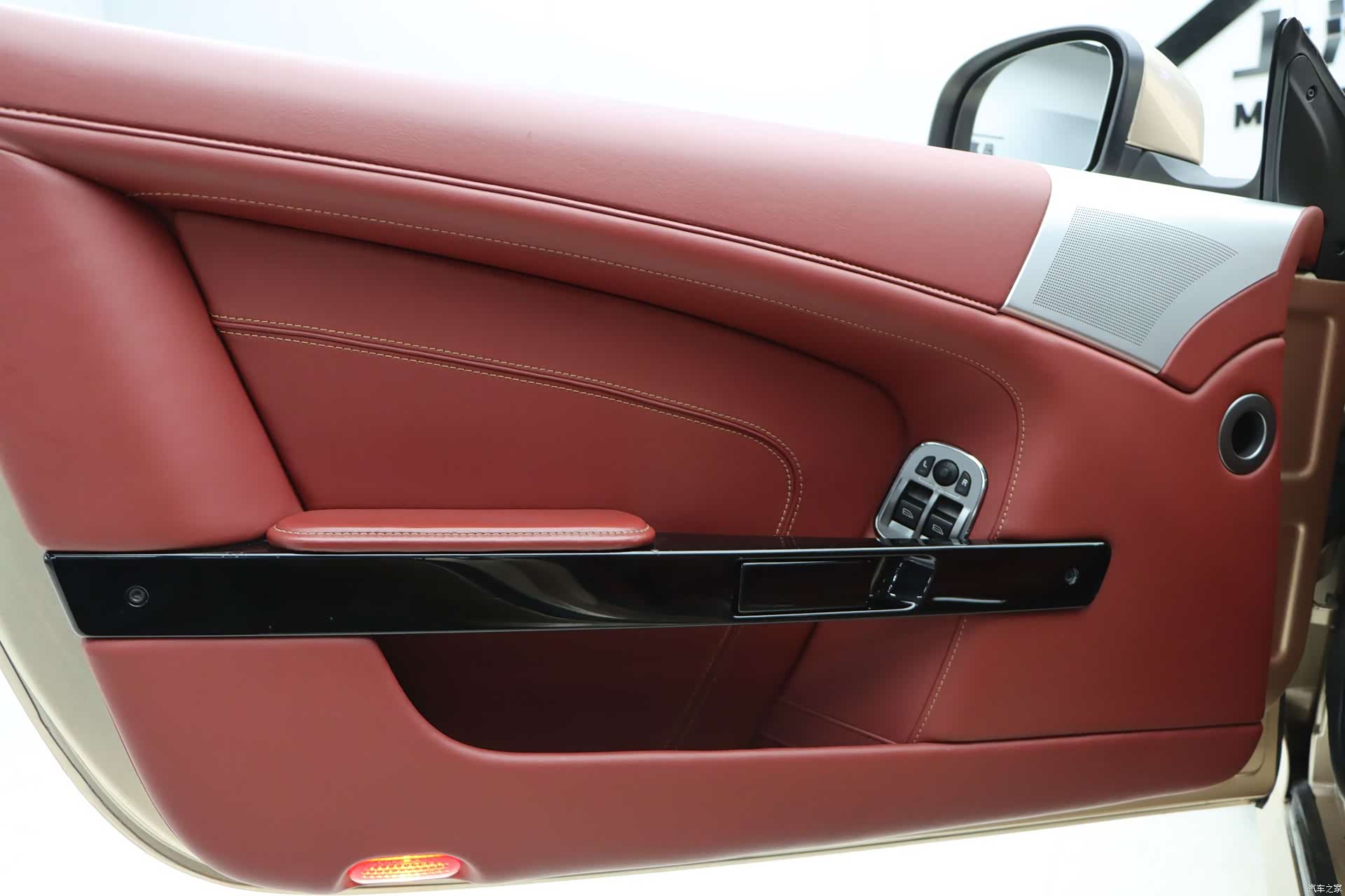 Aston Martin Virage, 2014 17