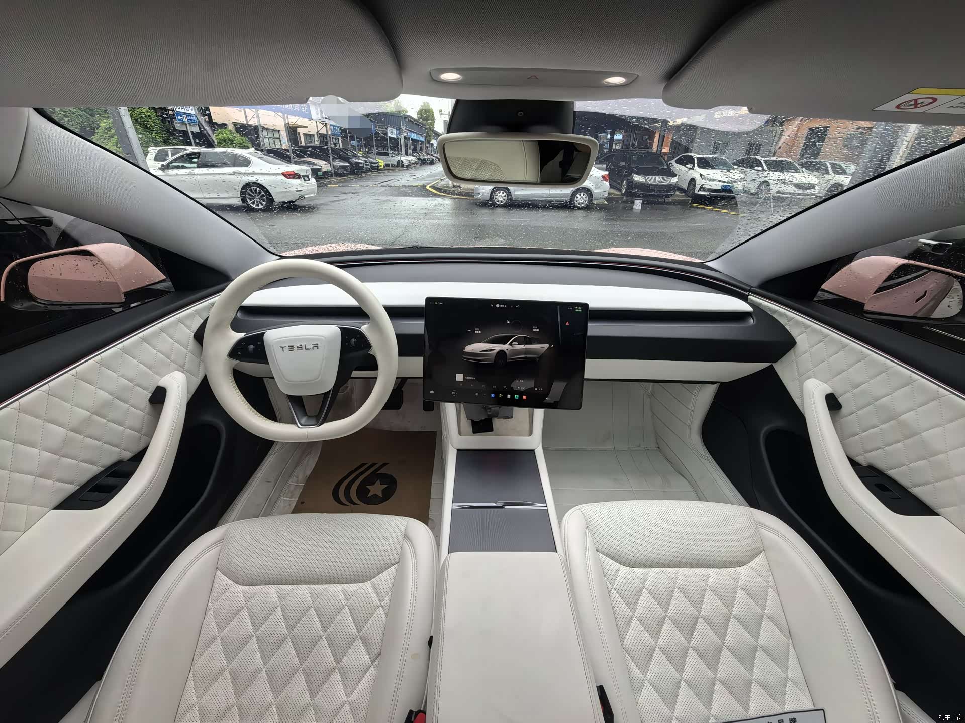 Tesla Model 3, 2024 12