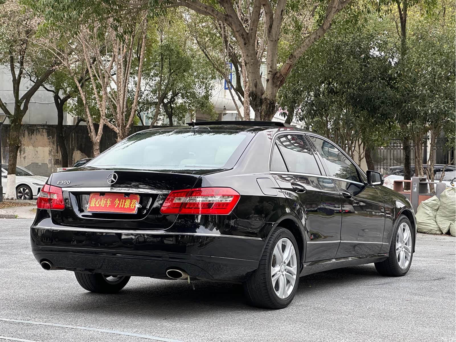 Mercedes-Benz E-Class, 2011 7