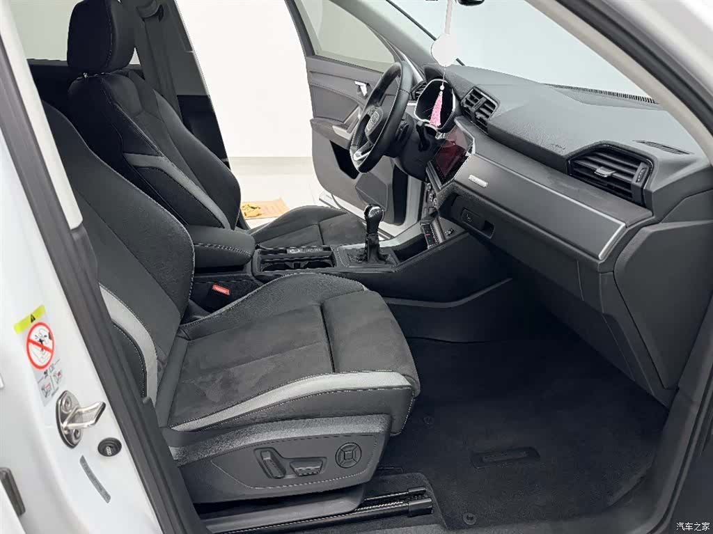 Audi Q3, 2022 все фото