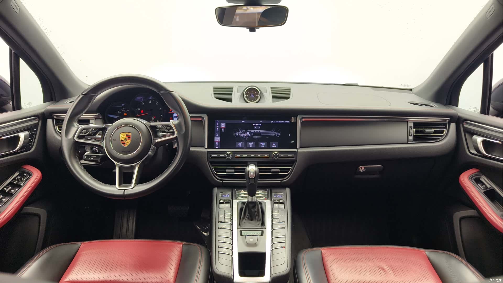 Porsche Macan, 2021 12