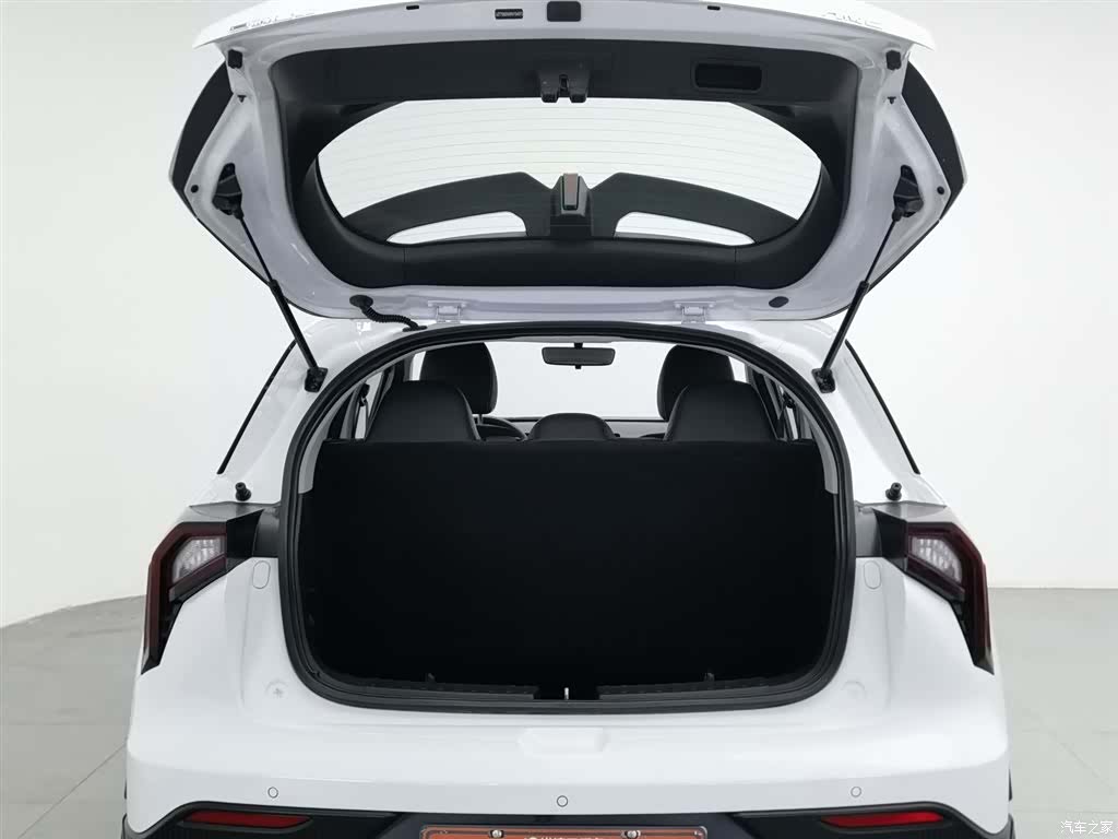 Geely E, 2024 16