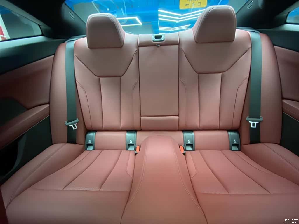 BMW 4 Series, 2026 19