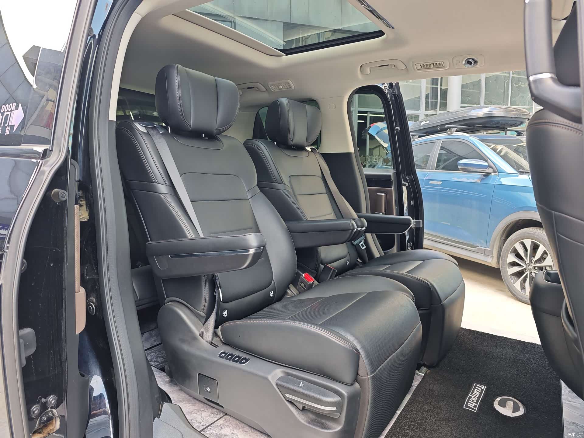 Trumpchi E8, 2024 12