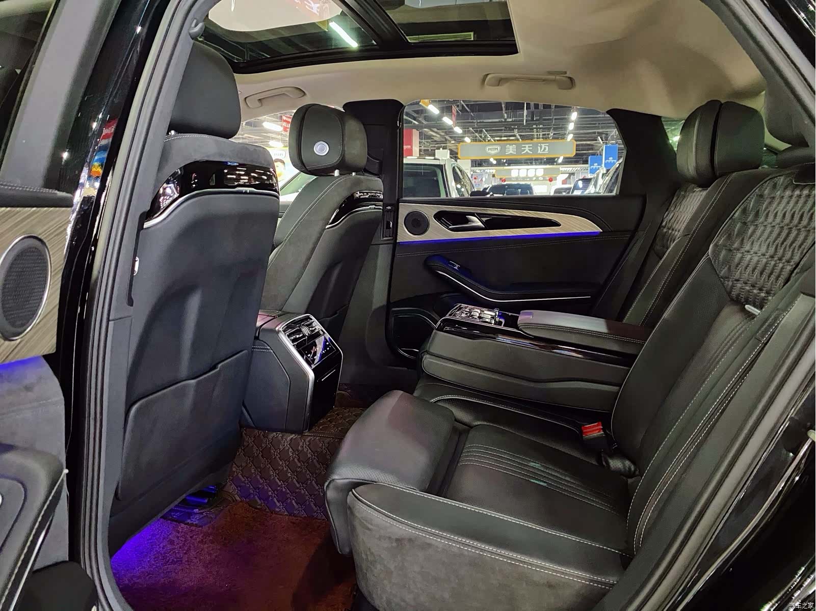 Hongqi H9, 2021 11