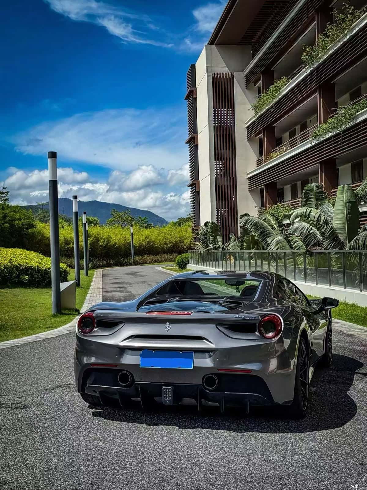 Ferrari 488, 2018 4