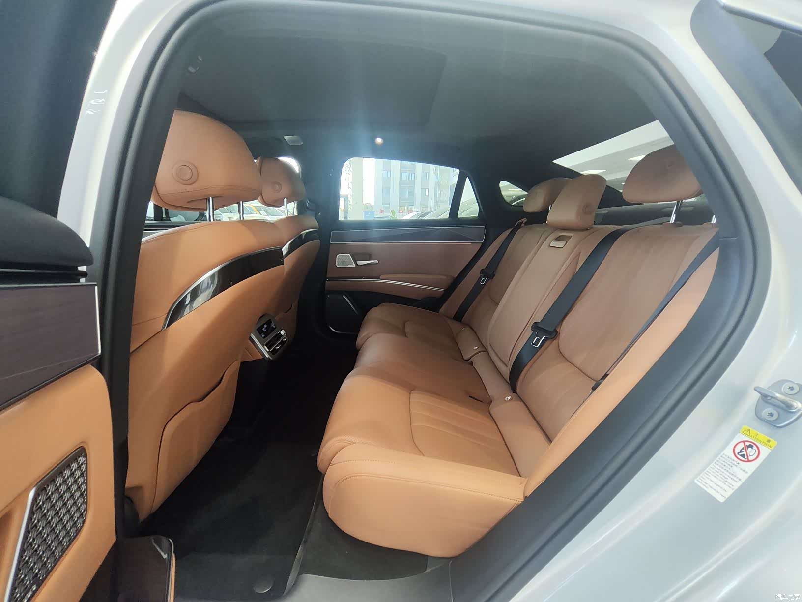 BYD Han, 2025 10