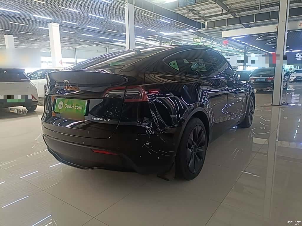 Tesla Model Y, 2023 7