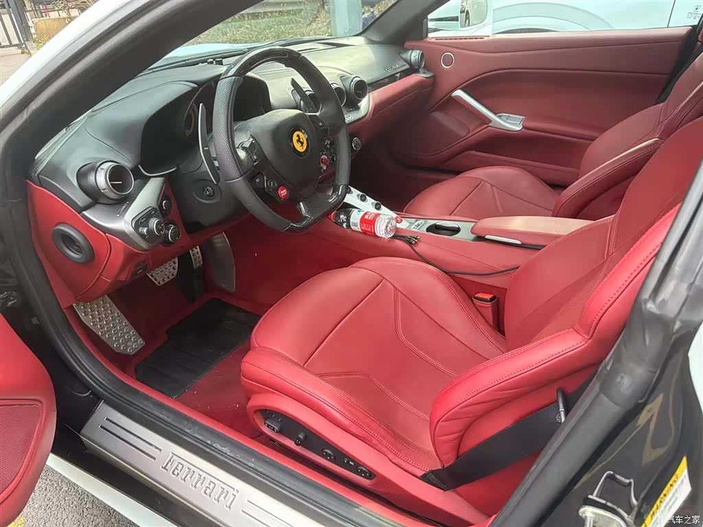 Ferrari F12ber, 2013 3