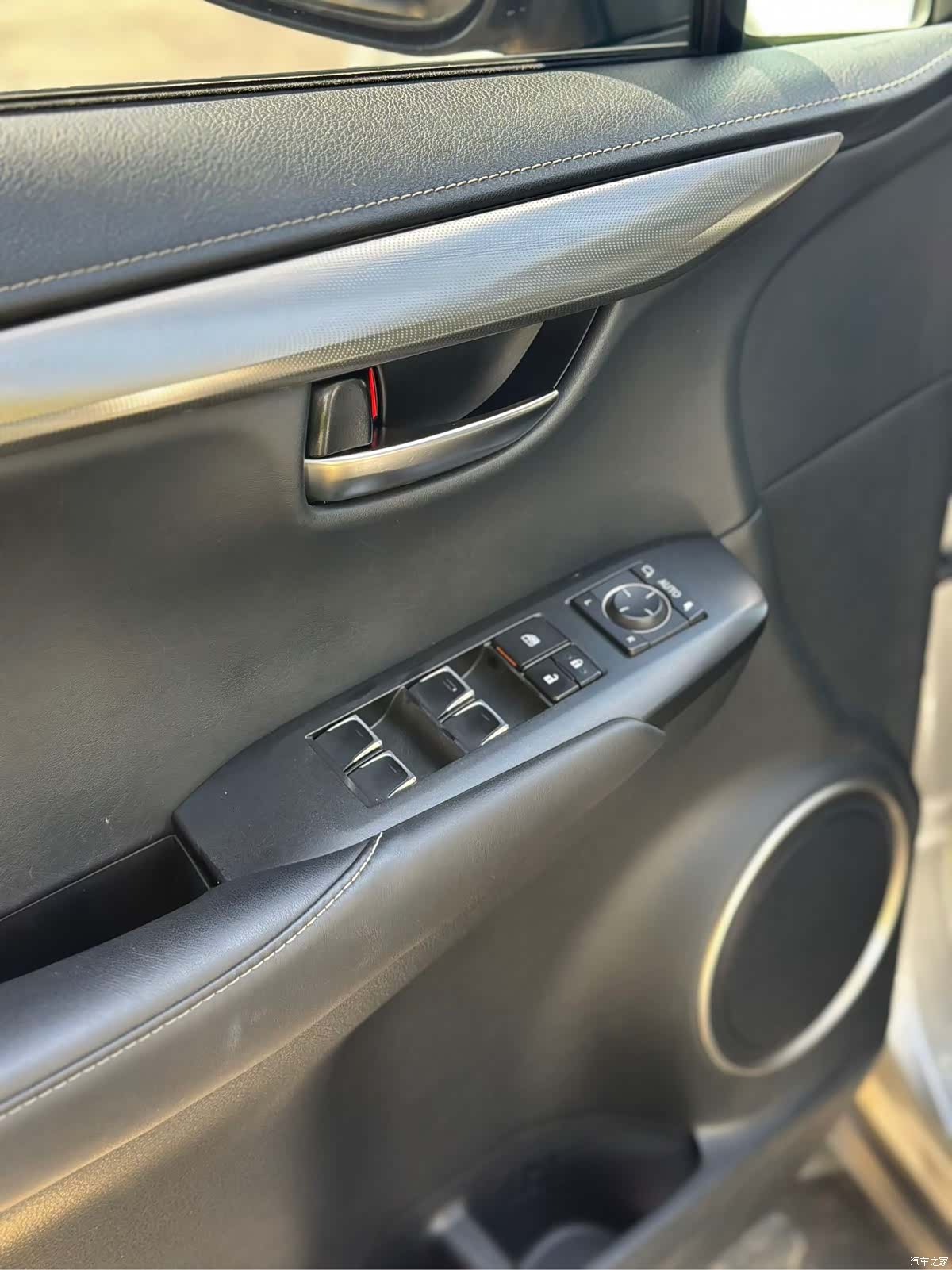 Lexus NX, 2018 10