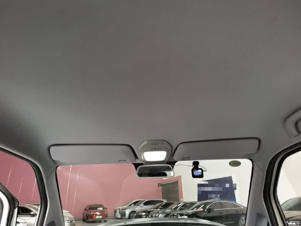 Wuling E200, 2019 18