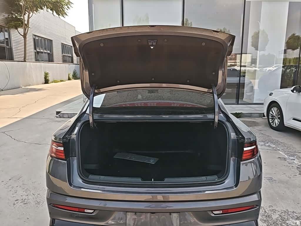Geely Preface, 2024 19
