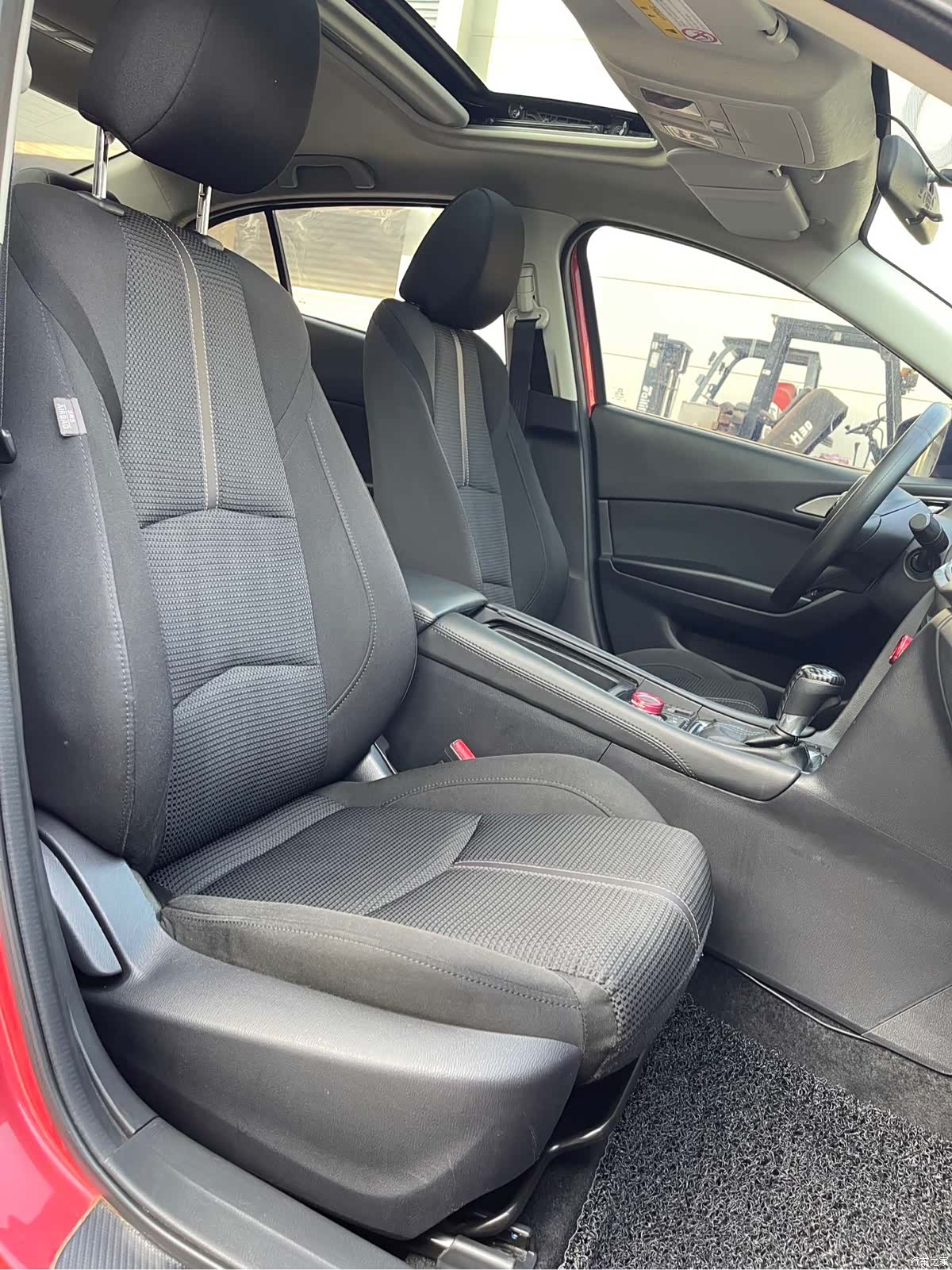 Mazda Mazda3, 2017 10
