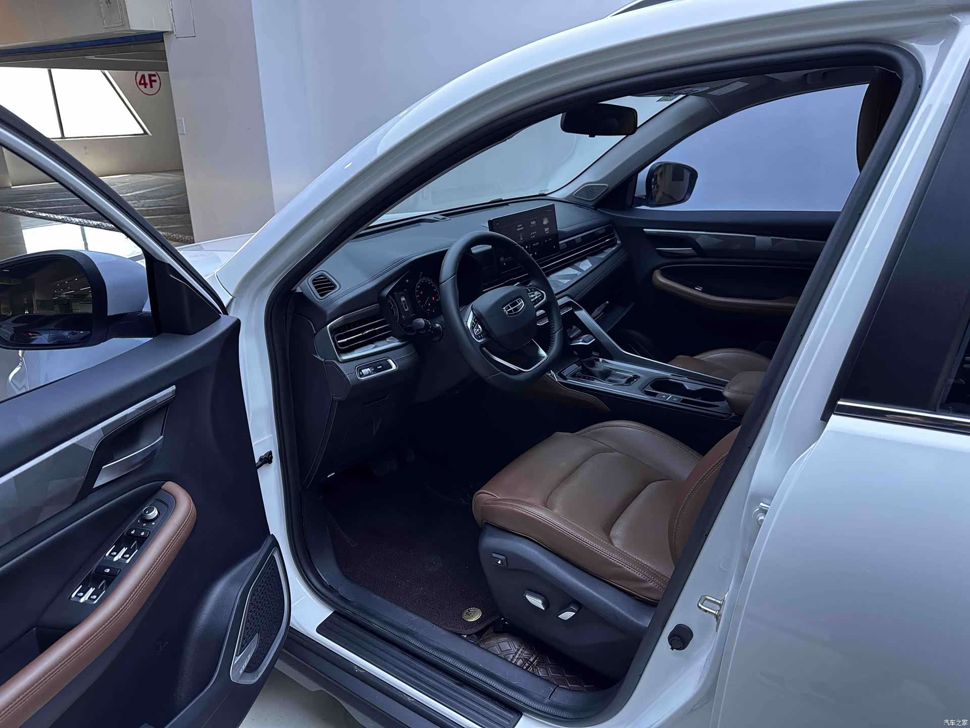 Geely X6, 2022 9