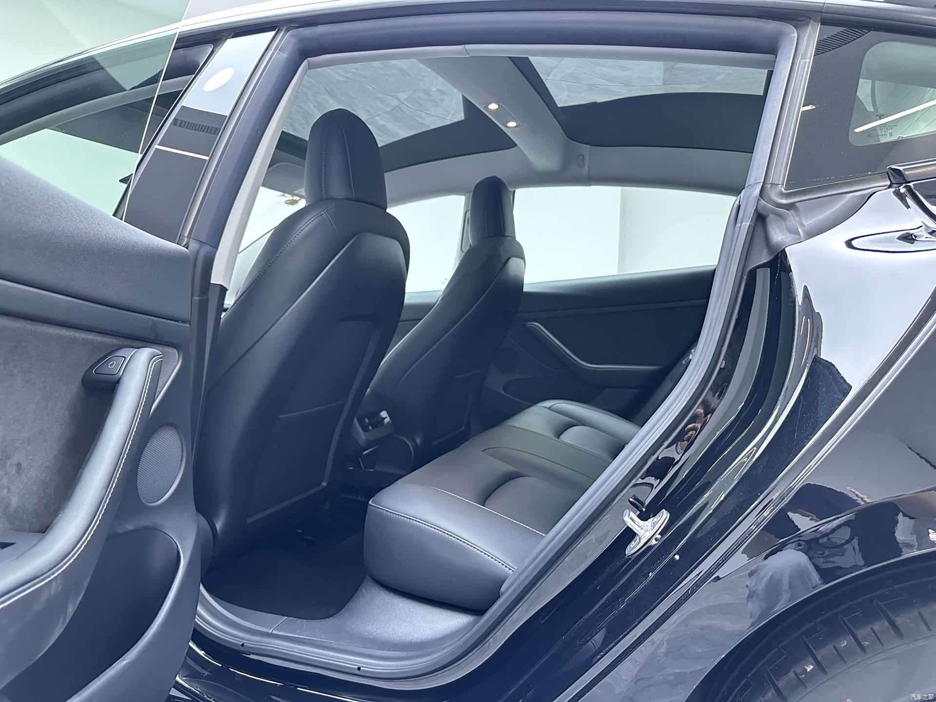 Tesla Model 3, 2022 15