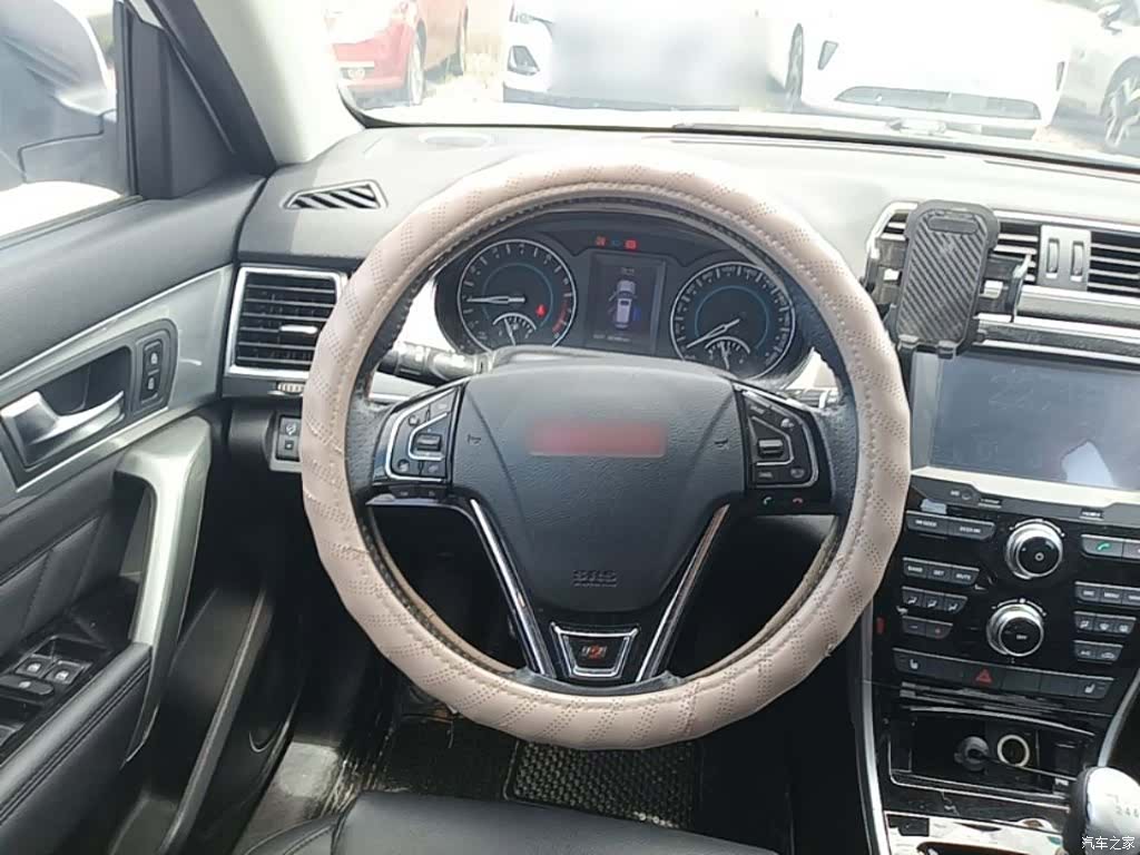 Haval H2, 2015 11