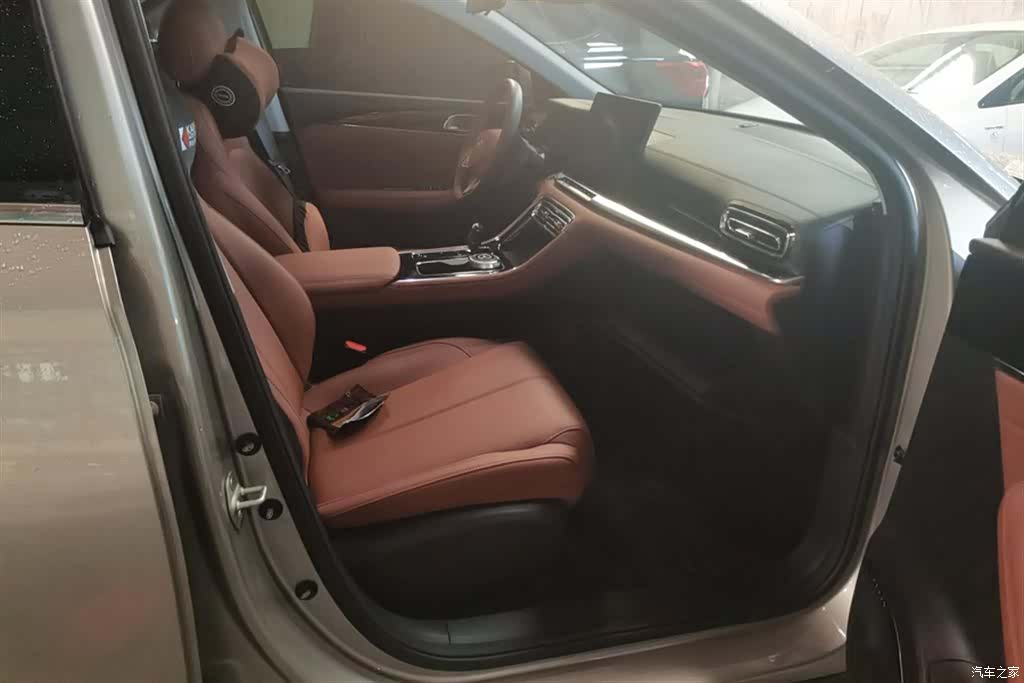 Geely Emgrand, 2026 8
