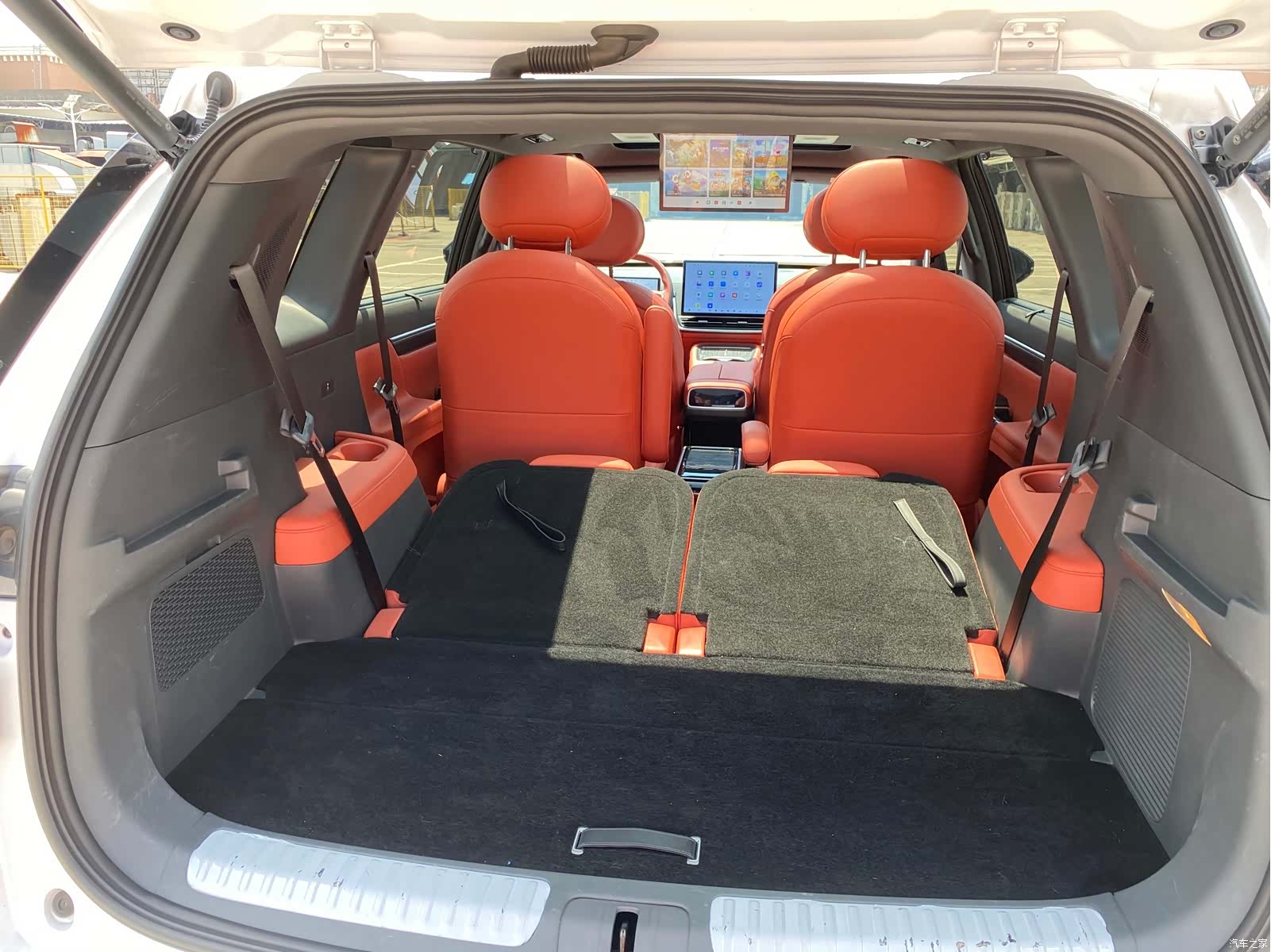 DongFeng eπ008, 2024 21