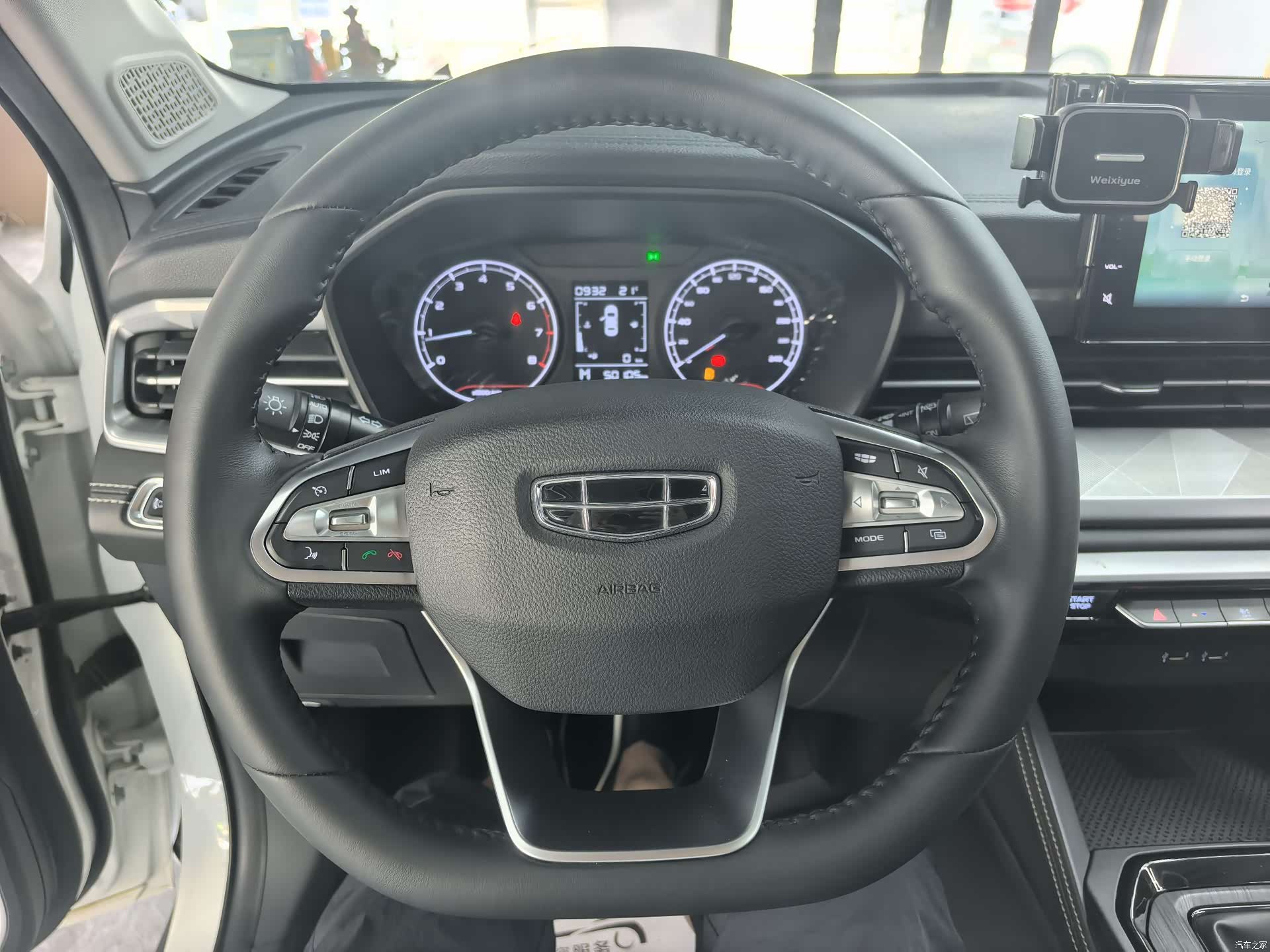 Geely X6, 2022 17