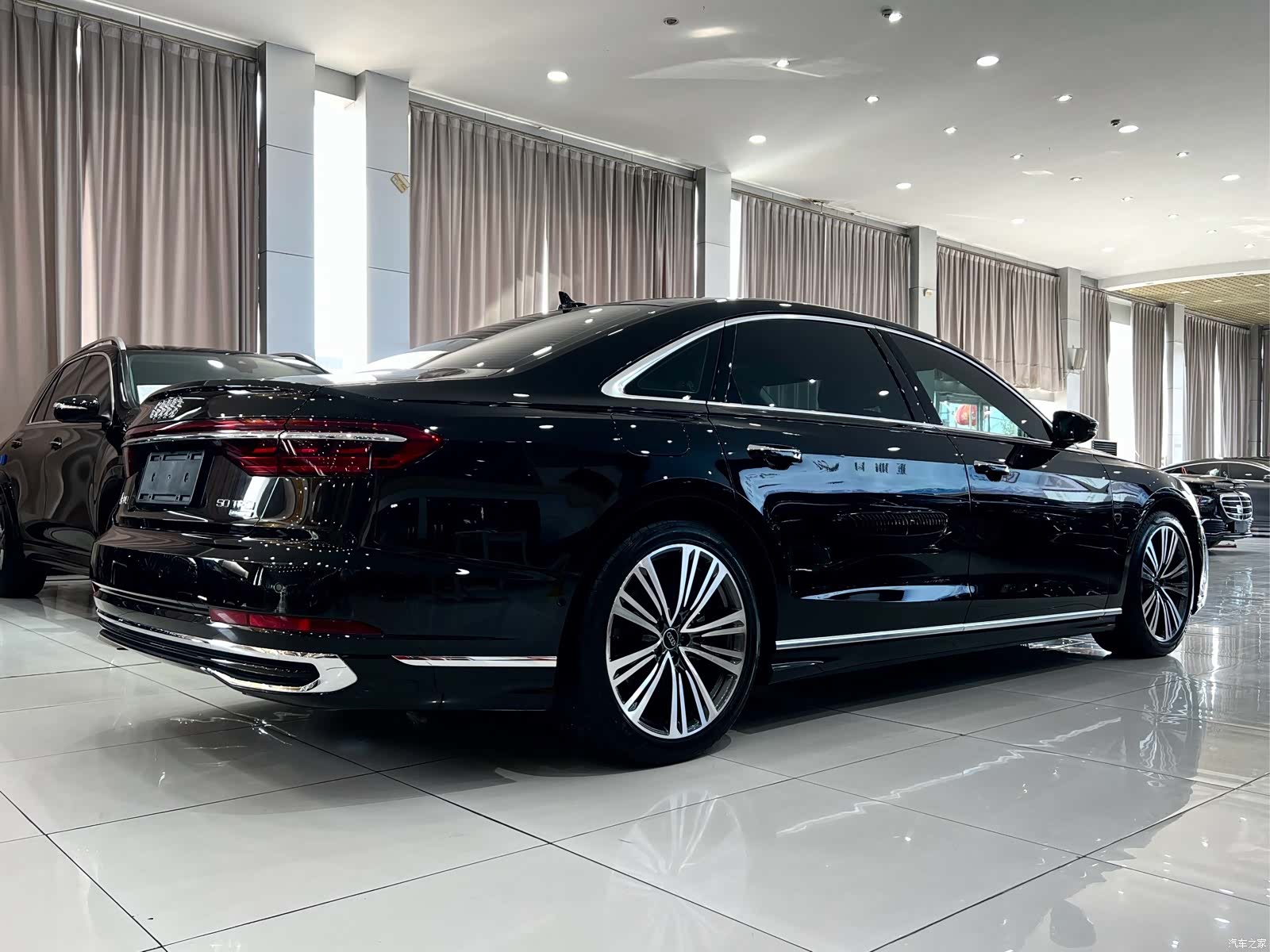 Audi A8L, 2024 4
