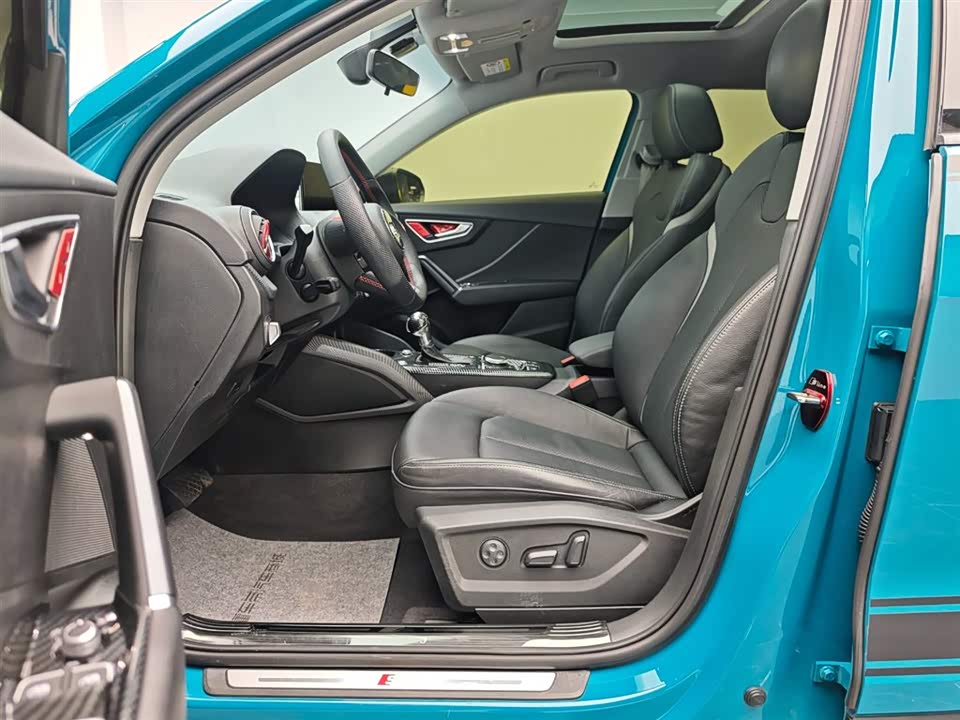 Audi Q2L