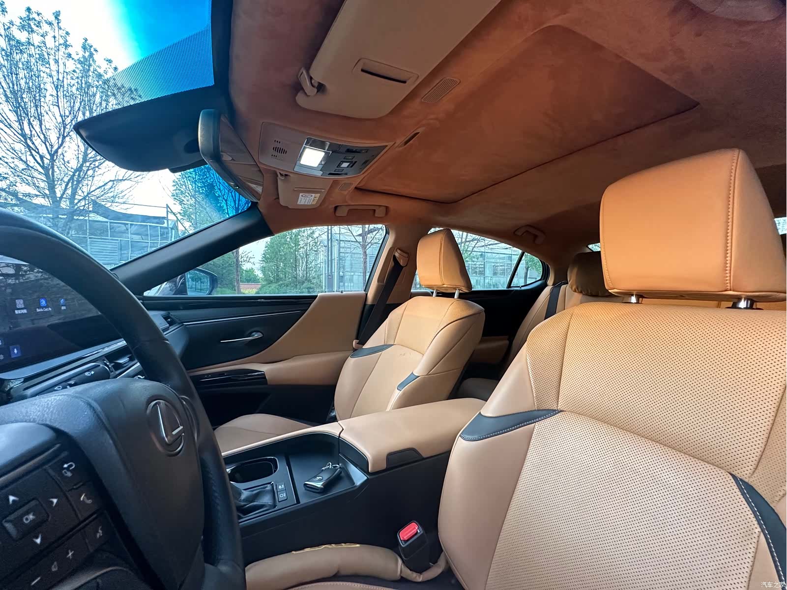 Lexus ES, 2024 все фото