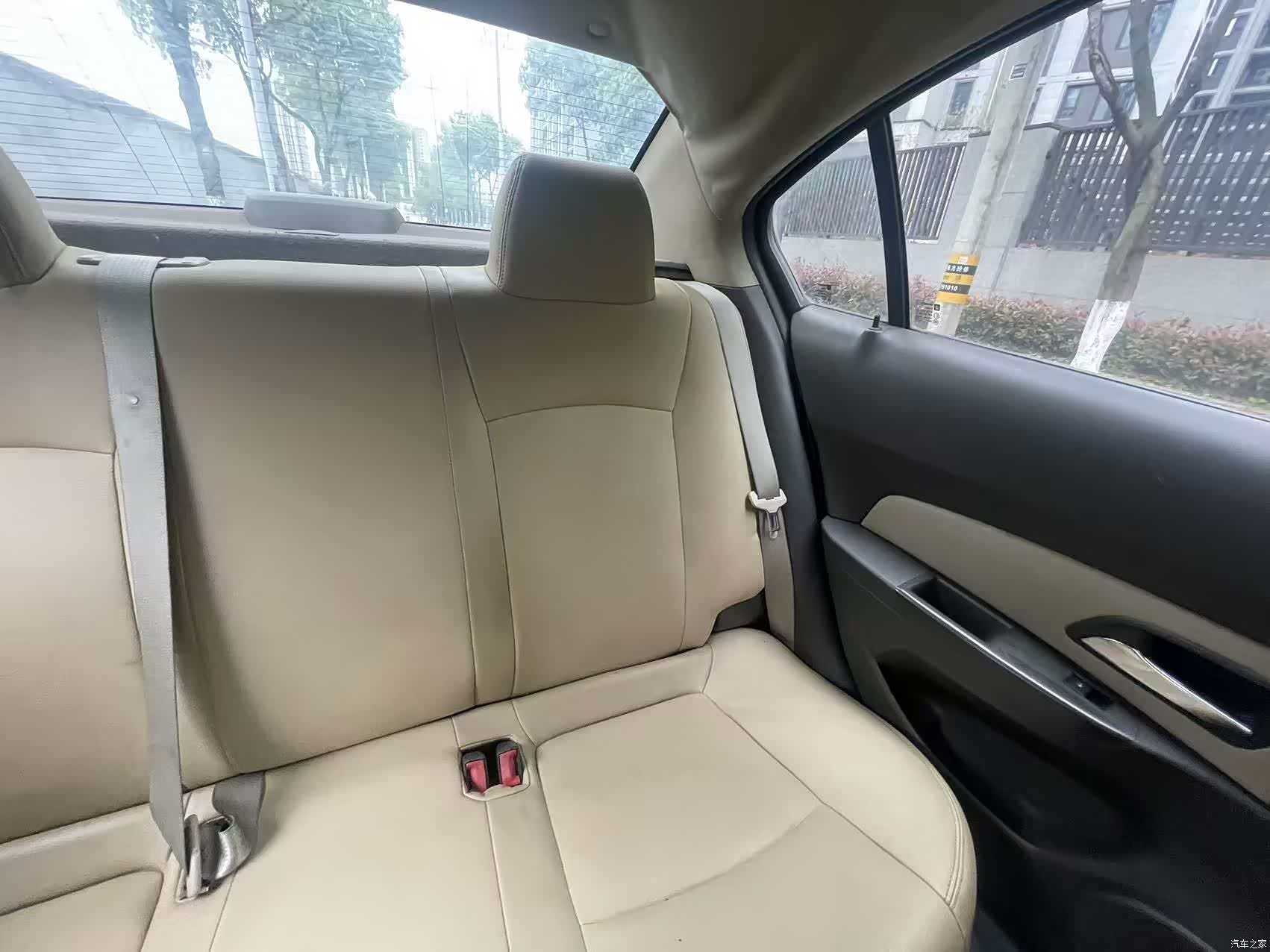 Chevrolet SE, 2015 17