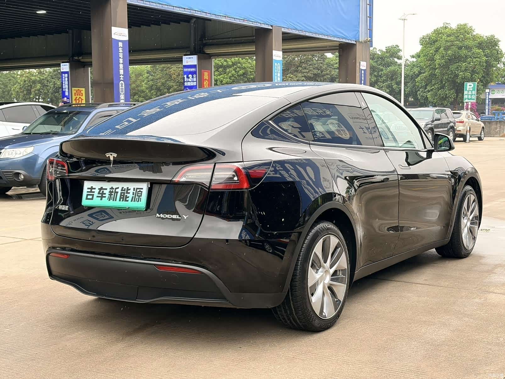Tesla Model Y, 2021 4
