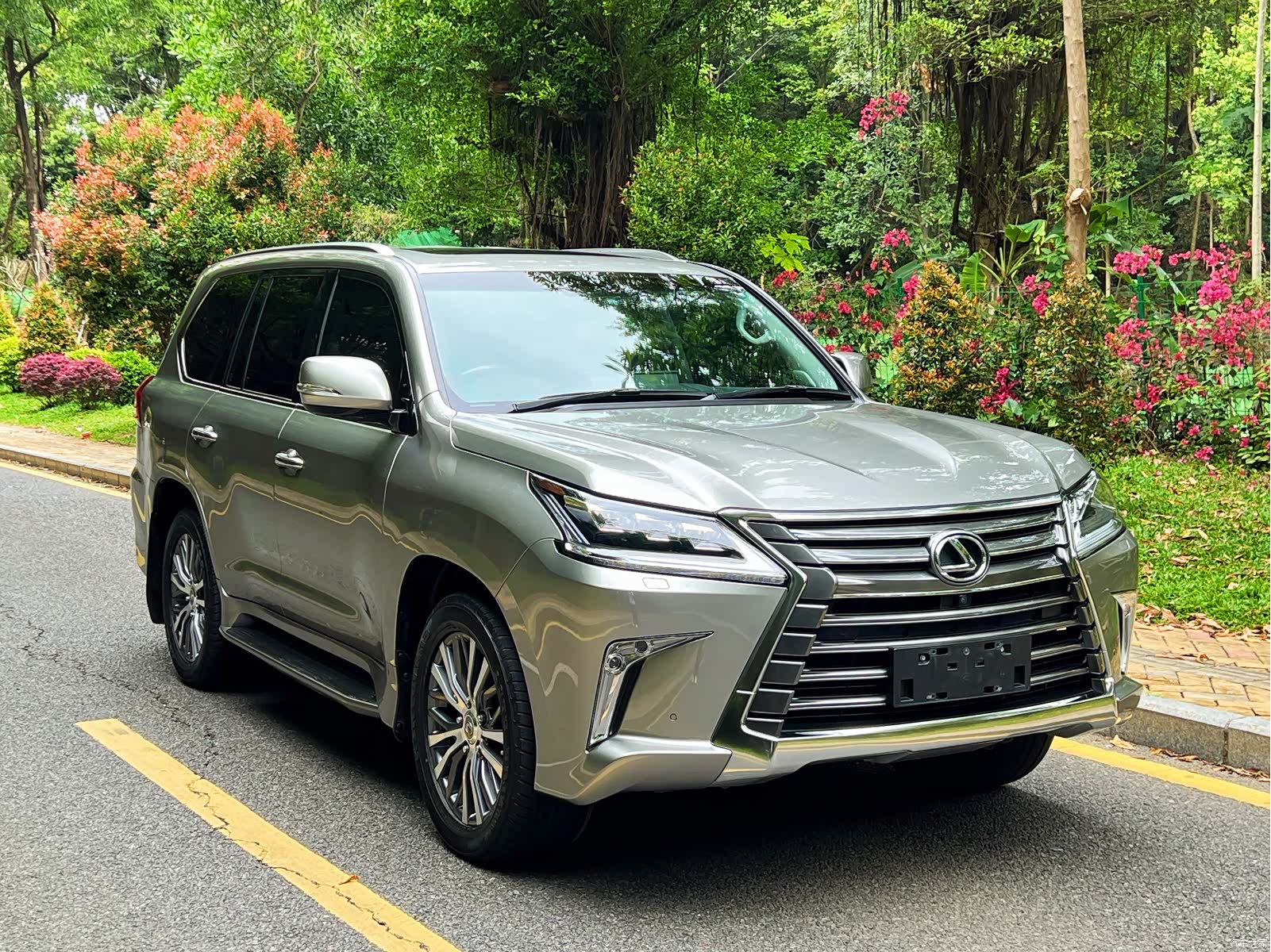 Lexus LX, 2017 3