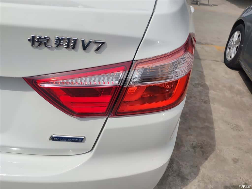 Changan V7, 2016 8