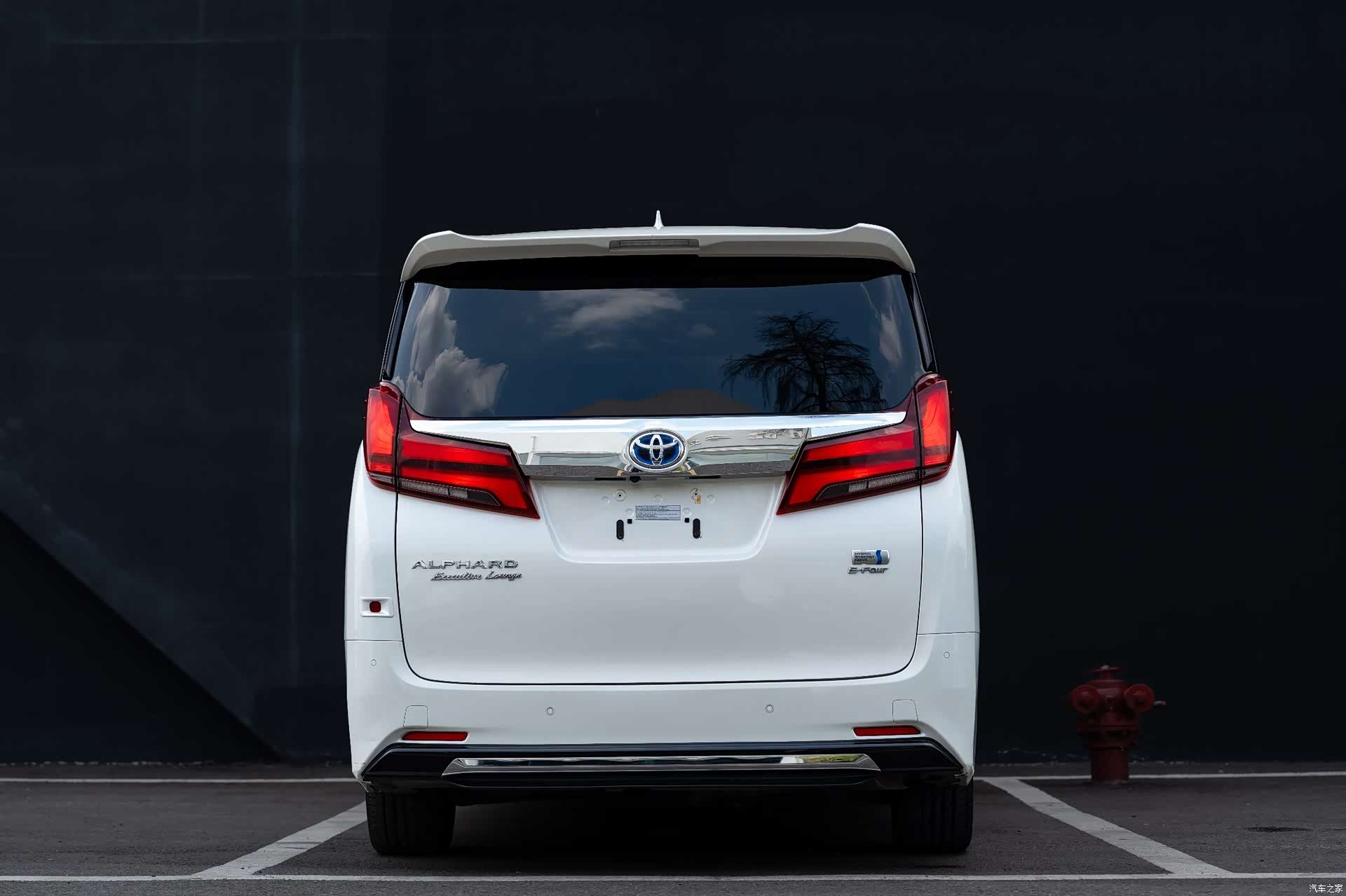 Toyota Alphard, 2022 11
