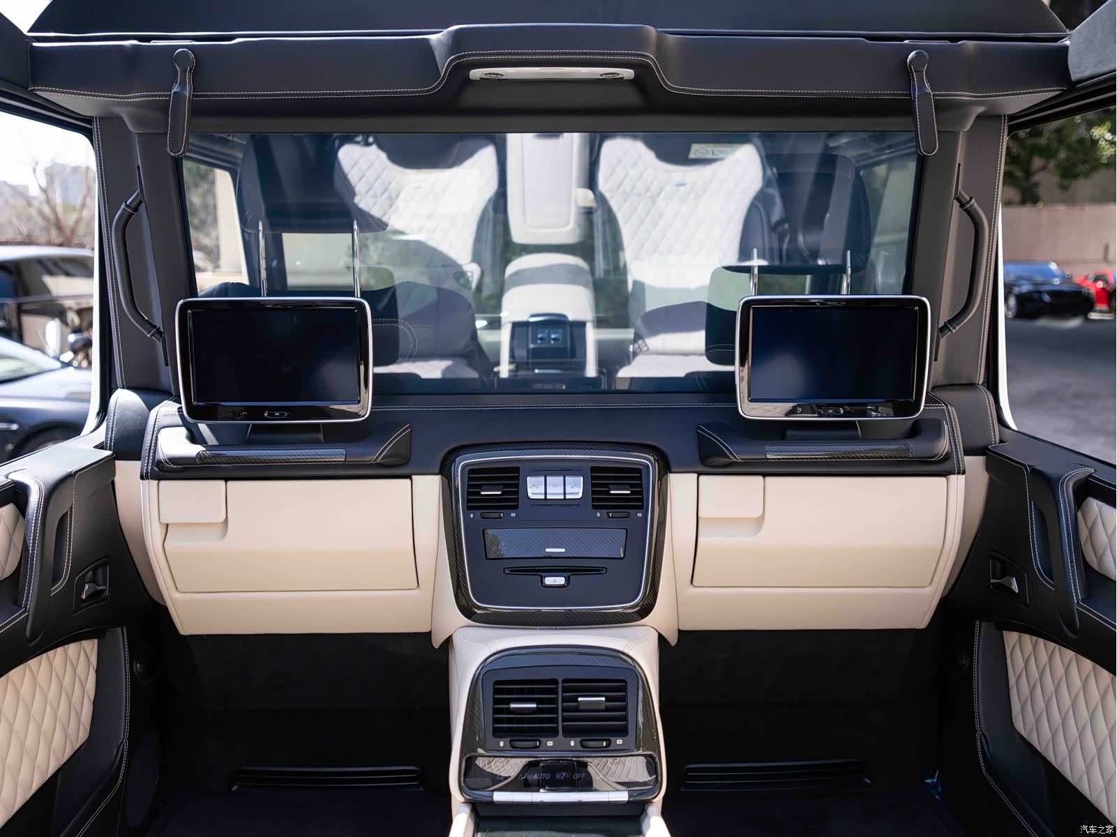 Mercedes-Benz G-Class, 2018 25