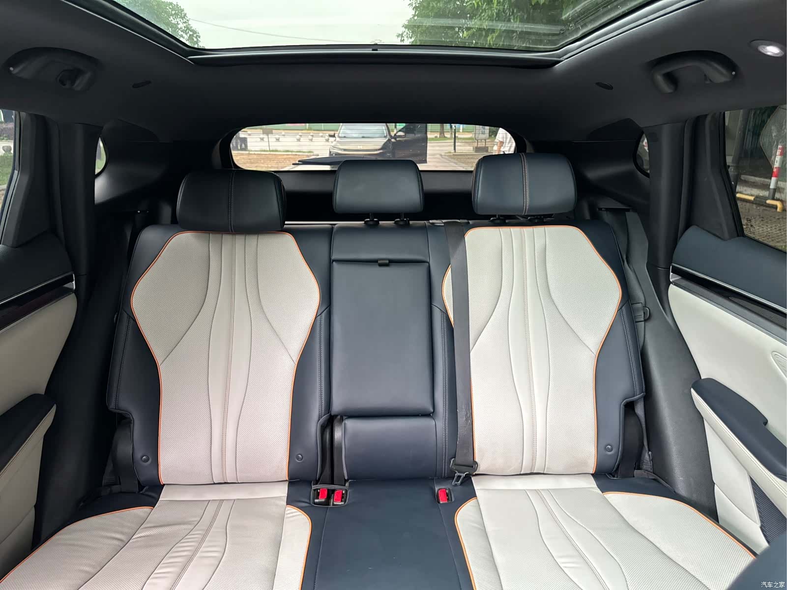BYD Song, 2022 19