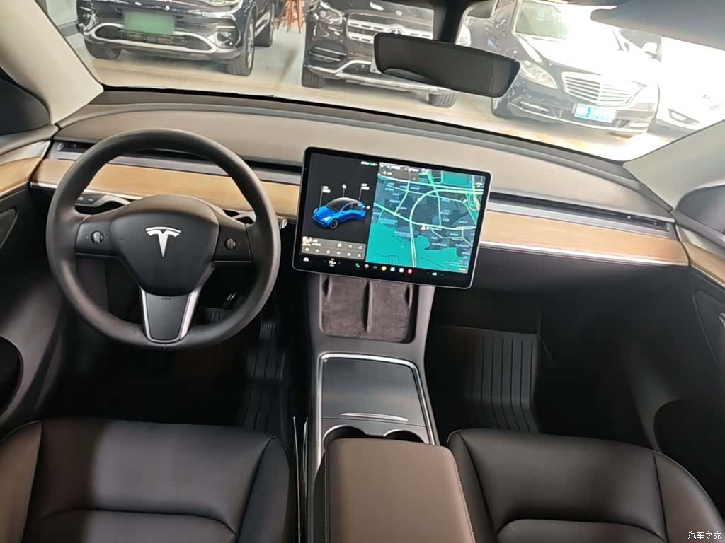 Tesla Model Y, 2021 10