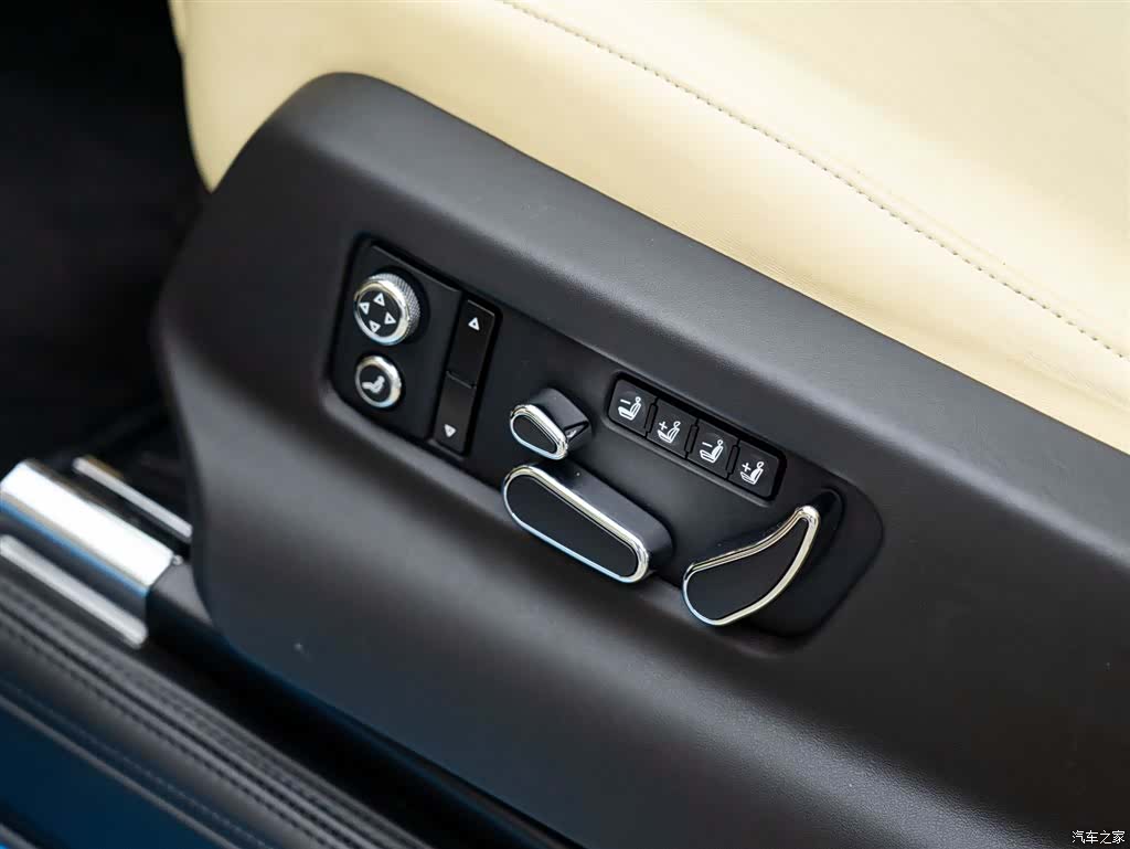 Bentley Bentayga, 2020 11