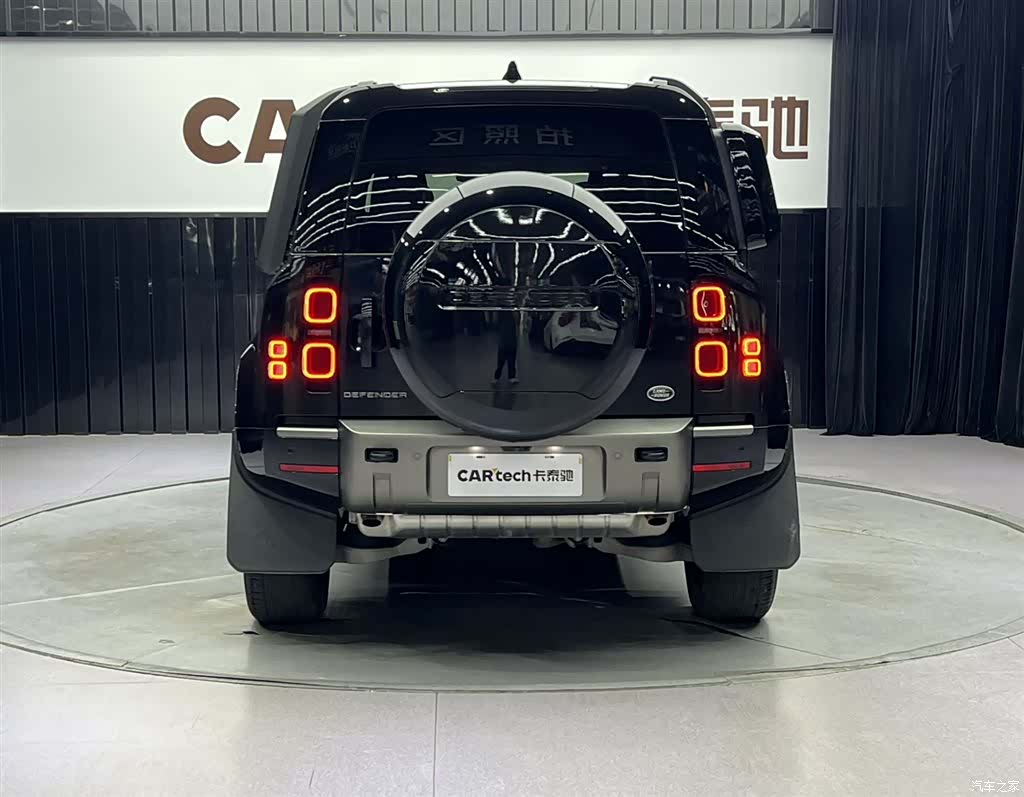 Land Rover Defender, 2024 6