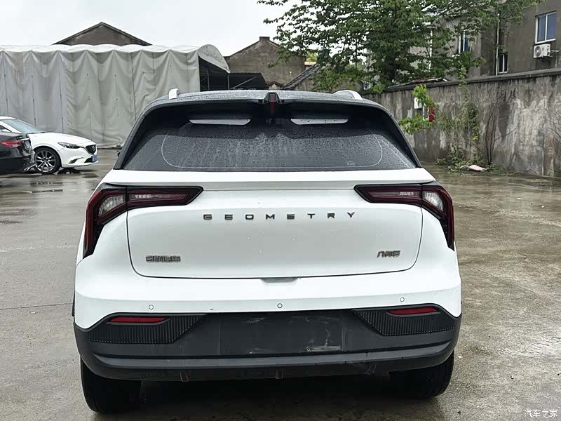 Geely E, 2022 все фото