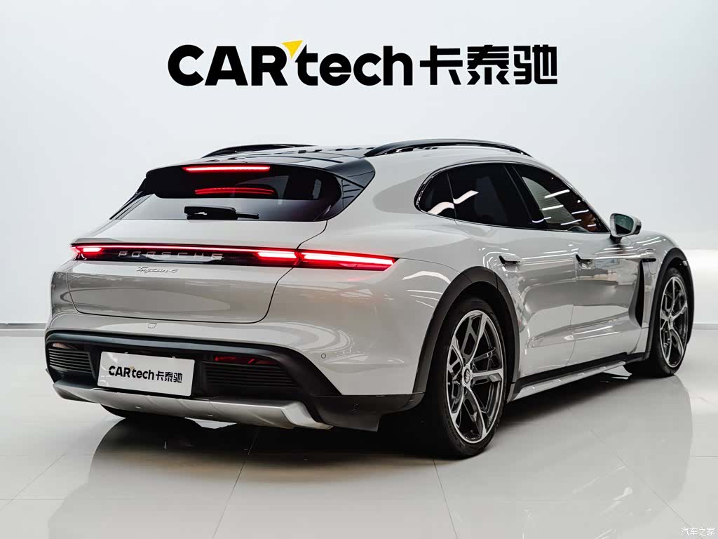 Porsche Taycan, 2023 7