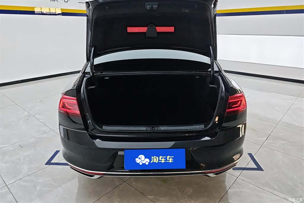 Volkswagen Magotan, 2022 4